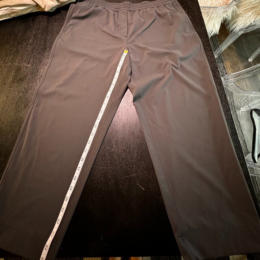 Lululemon XL Tapered-Leg Mid-Rise Pant